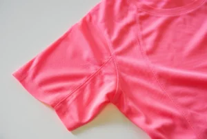 Magliette tecniche personalizzate, dettaglio manica versione donna personalizzabile